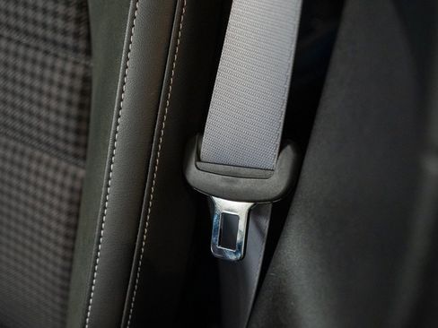 New 2025 Porsche Taycan image 23