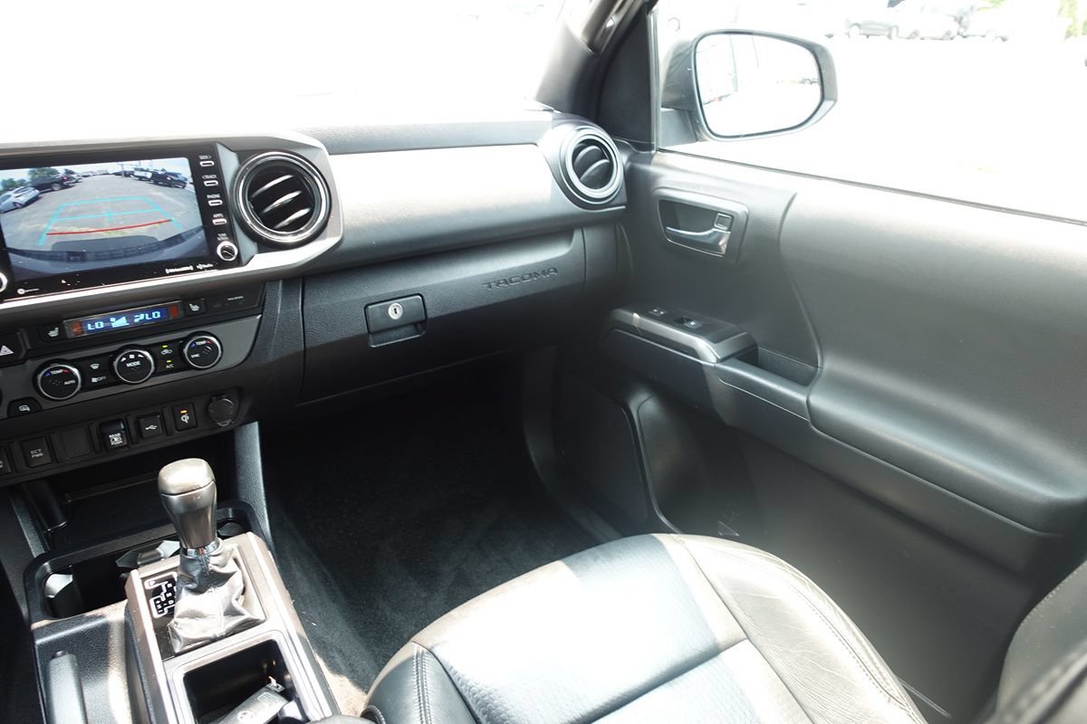 Used 2020 Toyota Tacoma TRD Off-Road AWD/4WD image 40