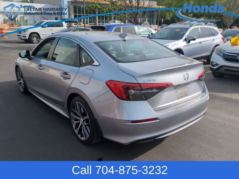 Used 2023 Honda Civic Touring image 5