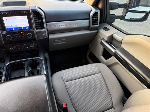 Used 2021 Ford F350 XLT w/ XLT Premium Package image 38