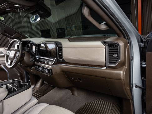 Used 2024 GMC Sierra 1500 SLE w/ Preferred Package image 18