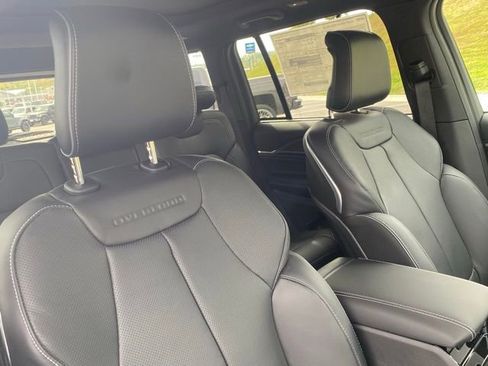 New 2025 Jeep Grand Cherokee Overland w/ Adv Protech Group III AWD/4WD image 31