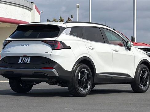 New 2026 Kia Sportage EX AWD/4WD image 4