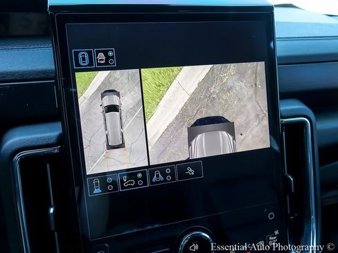 Certified 2025 GMC Yukon XL Denali AWD/4WD image 25