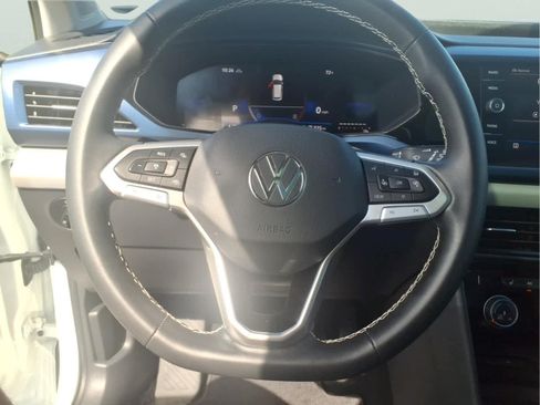 Used 2023 Volkswagen Taos SE w/ Panoramic Sunroof Package AWD/4WD image 29