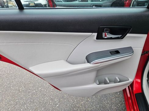 Used 2013 Toyota Camry XLE w/ Leather Pkg FWD image 13