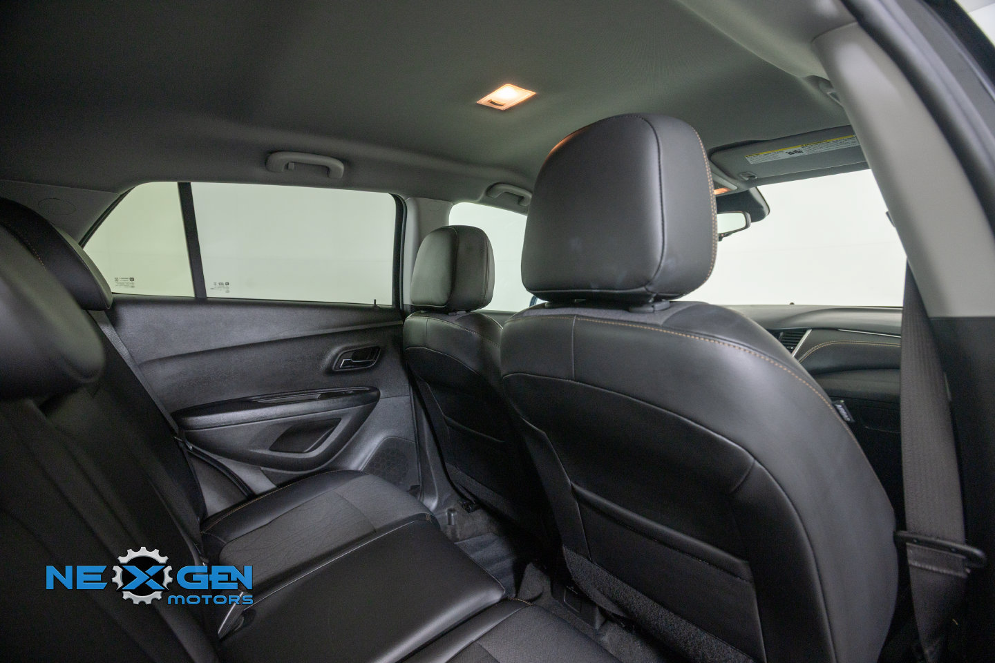 Used 2022 Chevrolet Trax LT w/ Midnight Edition AWD/4WD image 33
