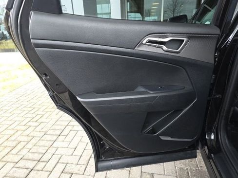 Used 2023 Kia Sportage LX image 15