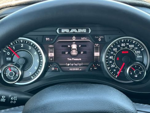 Used 2022 RAM 1500 Big Horn AWD/4WD image 25