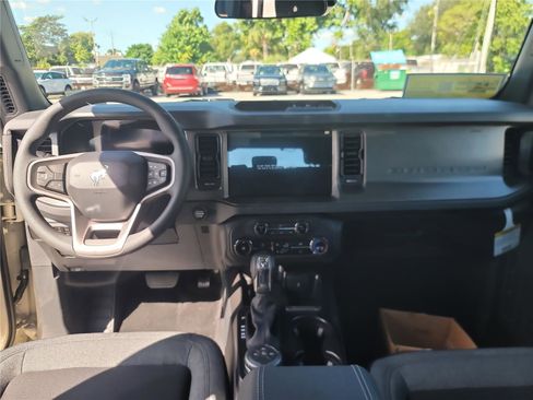 New 2025 Ford Bronco 4-Door image 14