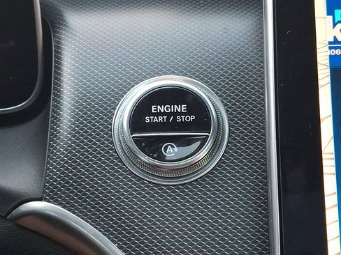 Used 2024 Mercedes-Benz GLC 300 4MATIC image 24