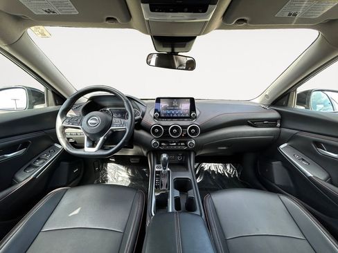 Used 2025 Nissan Sentra SR w/ SR Premium Package FWD image 12