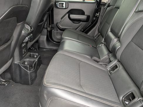 Used 2021 Jeep Gladiator Sport AWD/4WD image 8