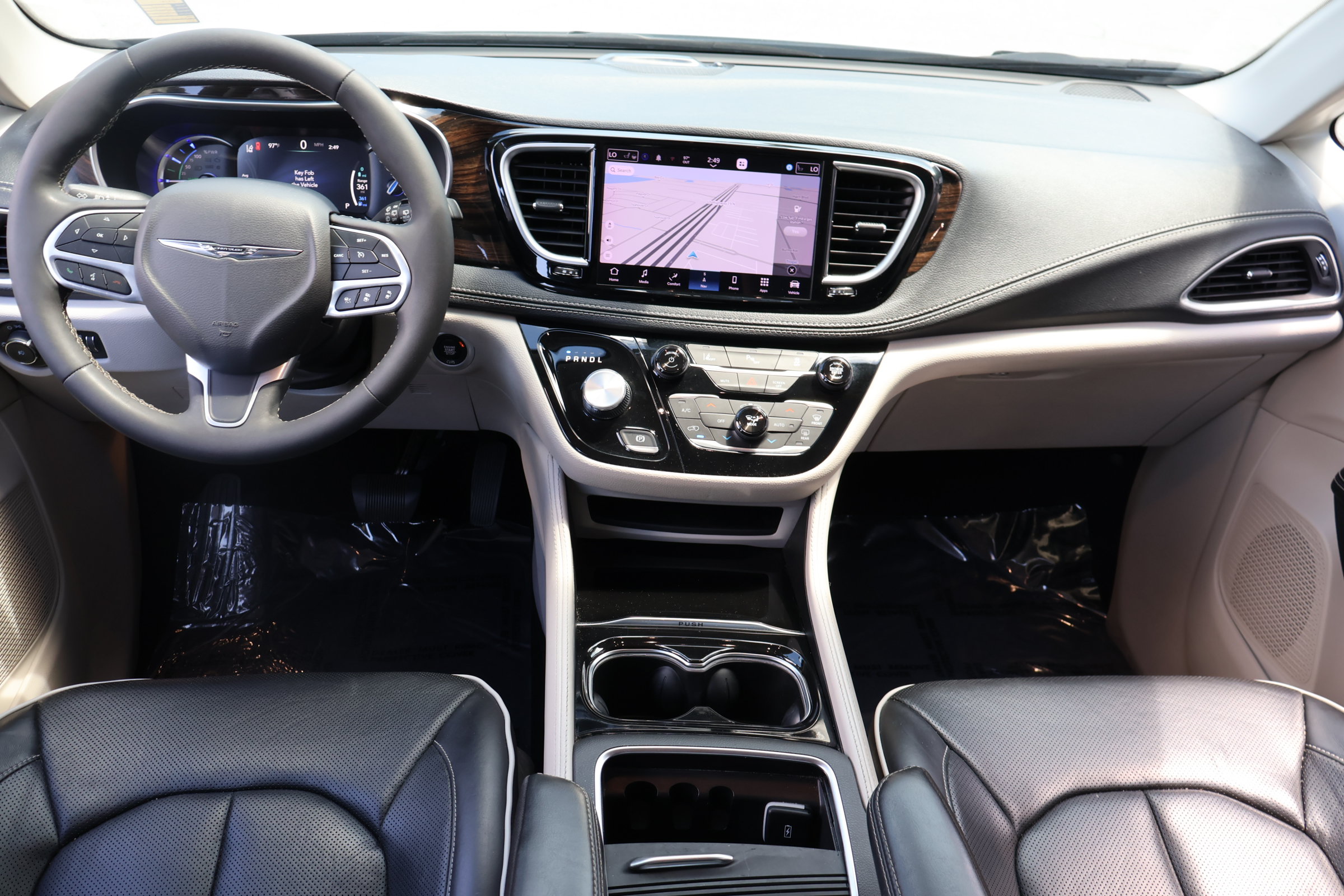 Used 2023 Chrysler Pacifica Limited FWD image 20