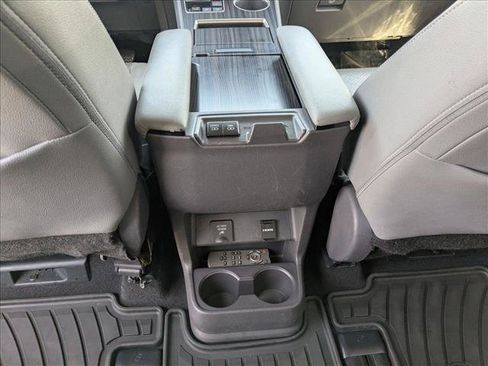 Used 2021 Toyota Sienna Limited AWD/4WD image 19