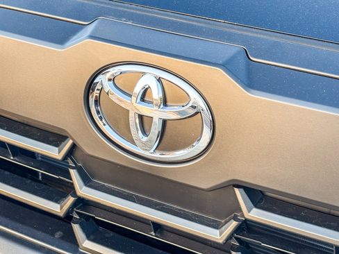 New 2026 Toyota Corolla Cross L image 10