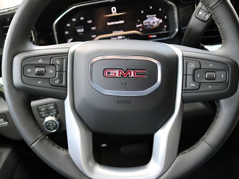 Used 2025 GMC Sierra 1500 SLT AWD/4WD image 20