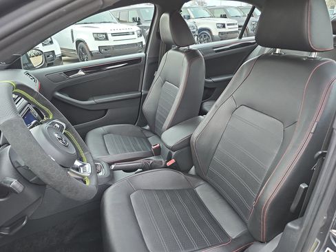 Used 2017 Volkswagen Jetta GLI image 14