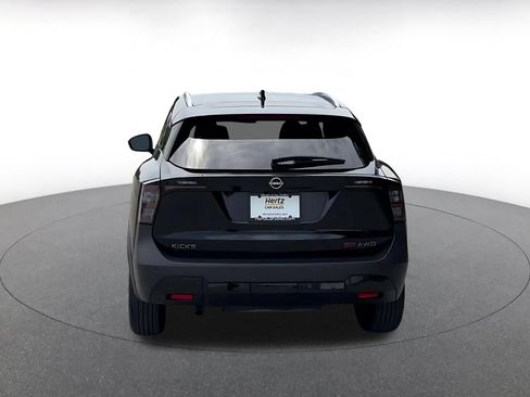Used 2026 Nissan Kicks SR AWD/4WD image 12