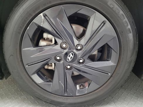 Used 2022 Hyundai Elantra SEL FWD image 31