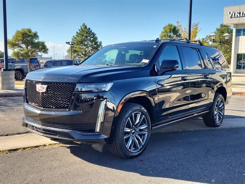 Used 2021 Cadillac Escalade ESV Sport w/ Driver Assist Tech Package image 9