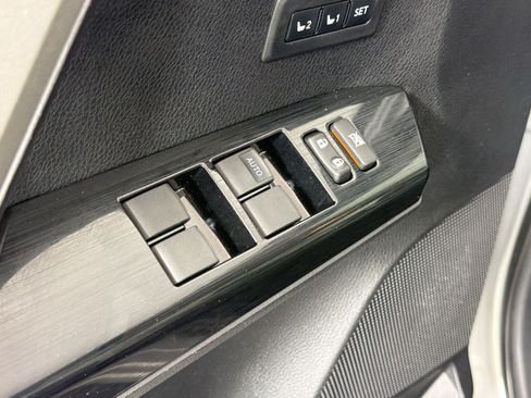 Used 2017 Toyota RAV4 Limited FWD image 14