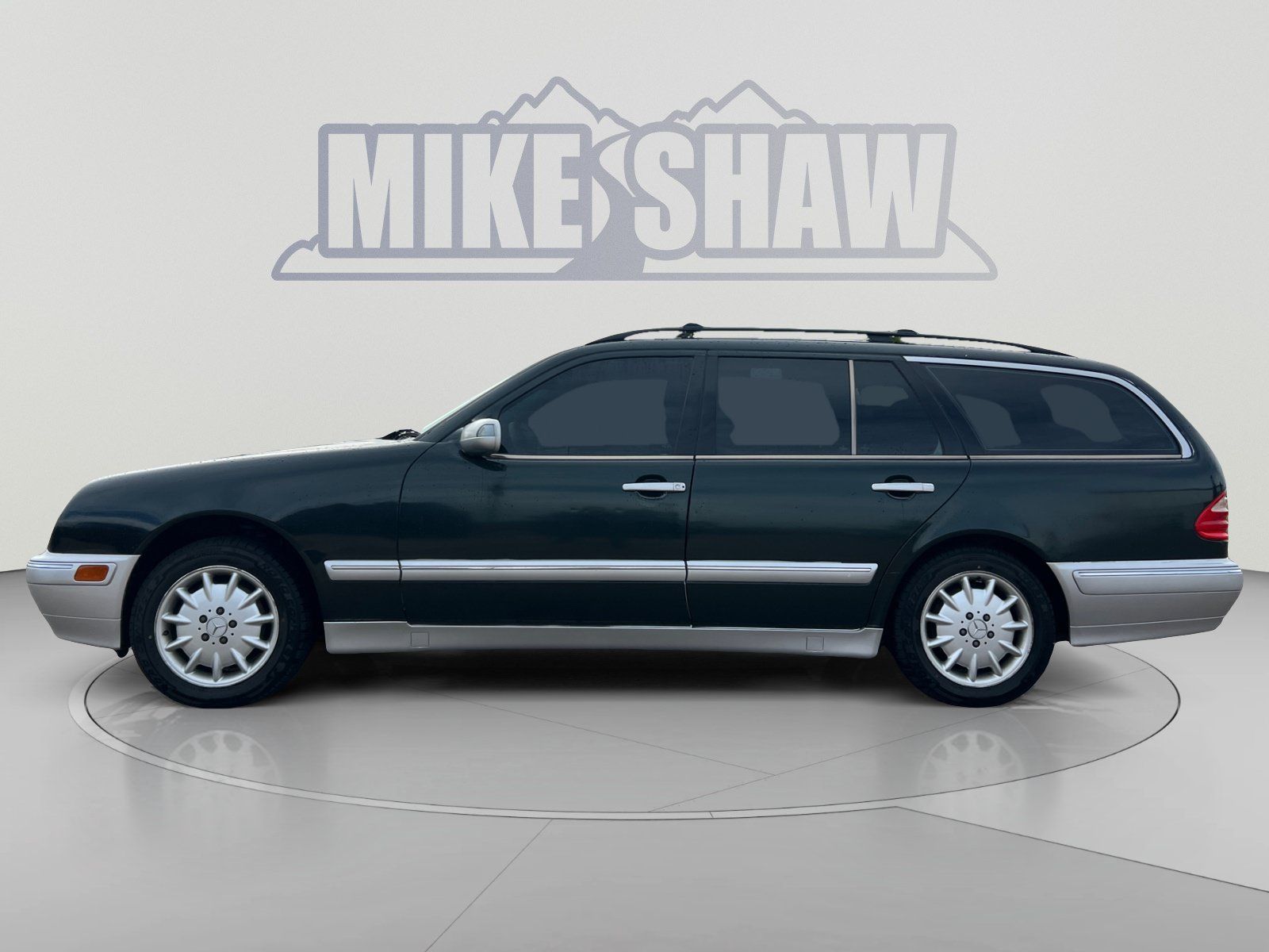 Used 2002 Mercedes-Benz E 320 4MATIC Wagon image 2