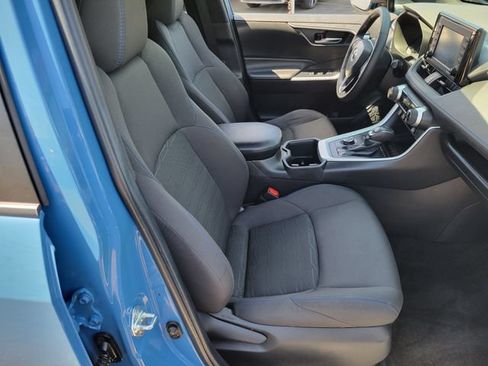 Used 2022 Toyota RAV4 SE w/ SE Grade Weather Package AWD/4WD image 20