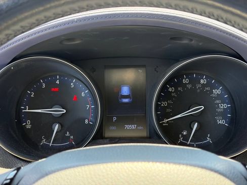 Used 2020 Toyota C-HR XLE FWD image 7