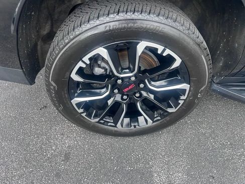 Used 2022 GMC Yukon Denali AWD/4WD image 25