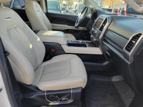 Used 2019 Ford Expedition Platinum image 9