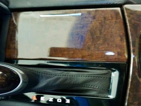 Used 2013 Cadillac XTS Premium image 18