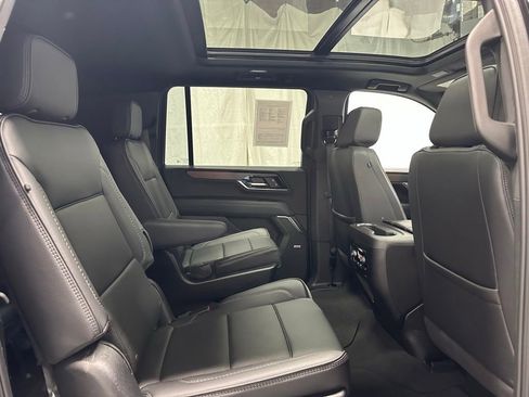 Used 2025 GMC Yukon XL Denali w/ Sun & Power Step Package AWD/4WD image 52