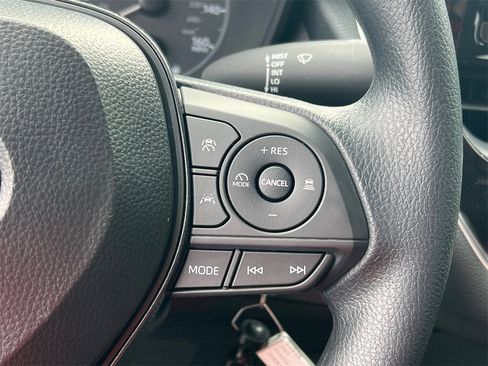 Used 2025 Toyota Corolla LE image 25