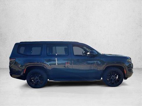 Used 2023 Jeep Wagoneer Series II RWD image 4