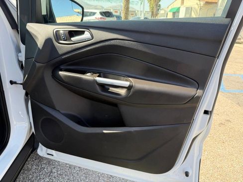 Used 2016 Ford Escape SE image 19