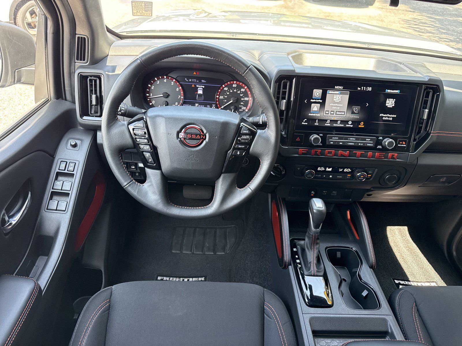 Used 2025 Nissan Frontier PRO-4X AWD/4WD image 15
