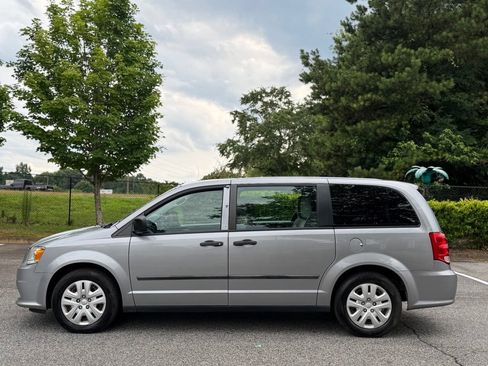 Used 2015 Dodge Grand Caravan American Value Package FWD image 2