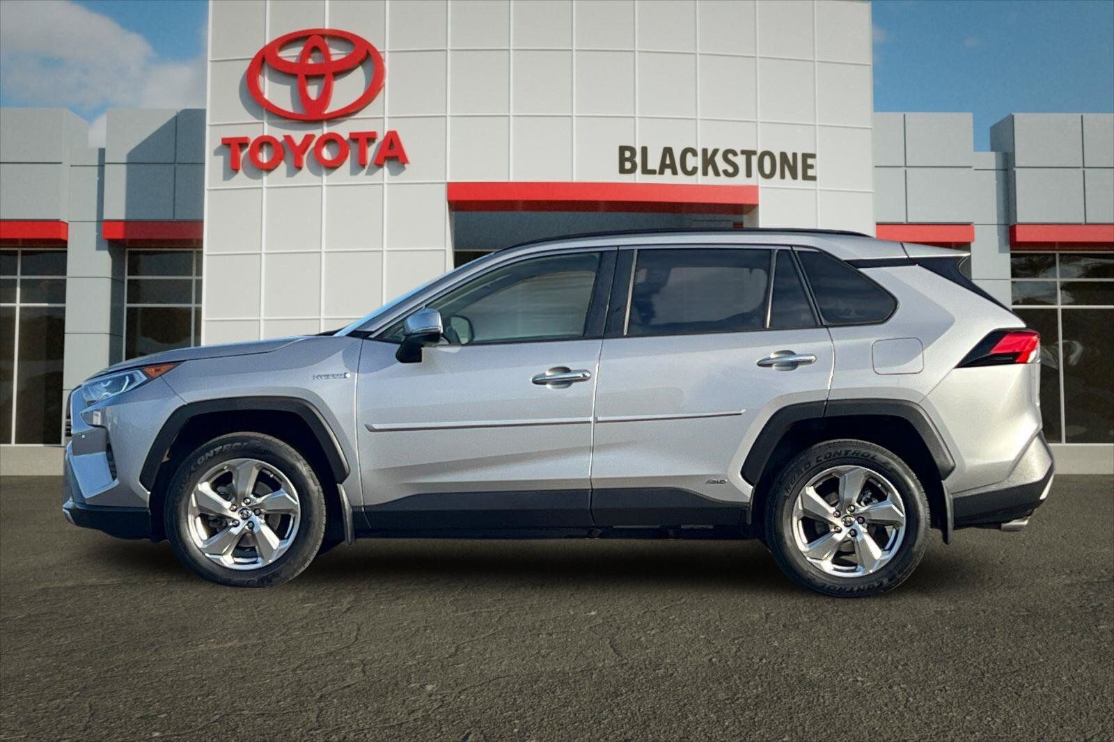 Used 2019 Toyota RAV4 Limited w/ Carpet Mat Package AWD/4WD image 6