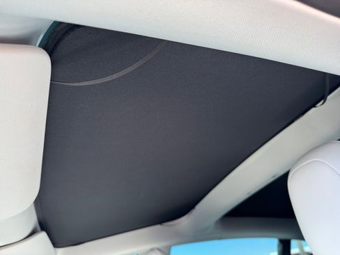 Used 2022 Tesla Model 3 Performance image 12