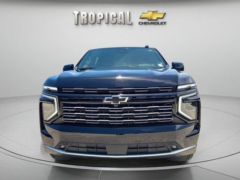 Used 2025 Chevrolet Suburban High Country AWD/4WD image 8