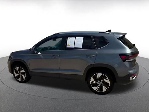 Used 2026 Volkswagen Taos SE AWD/4WD image 10
