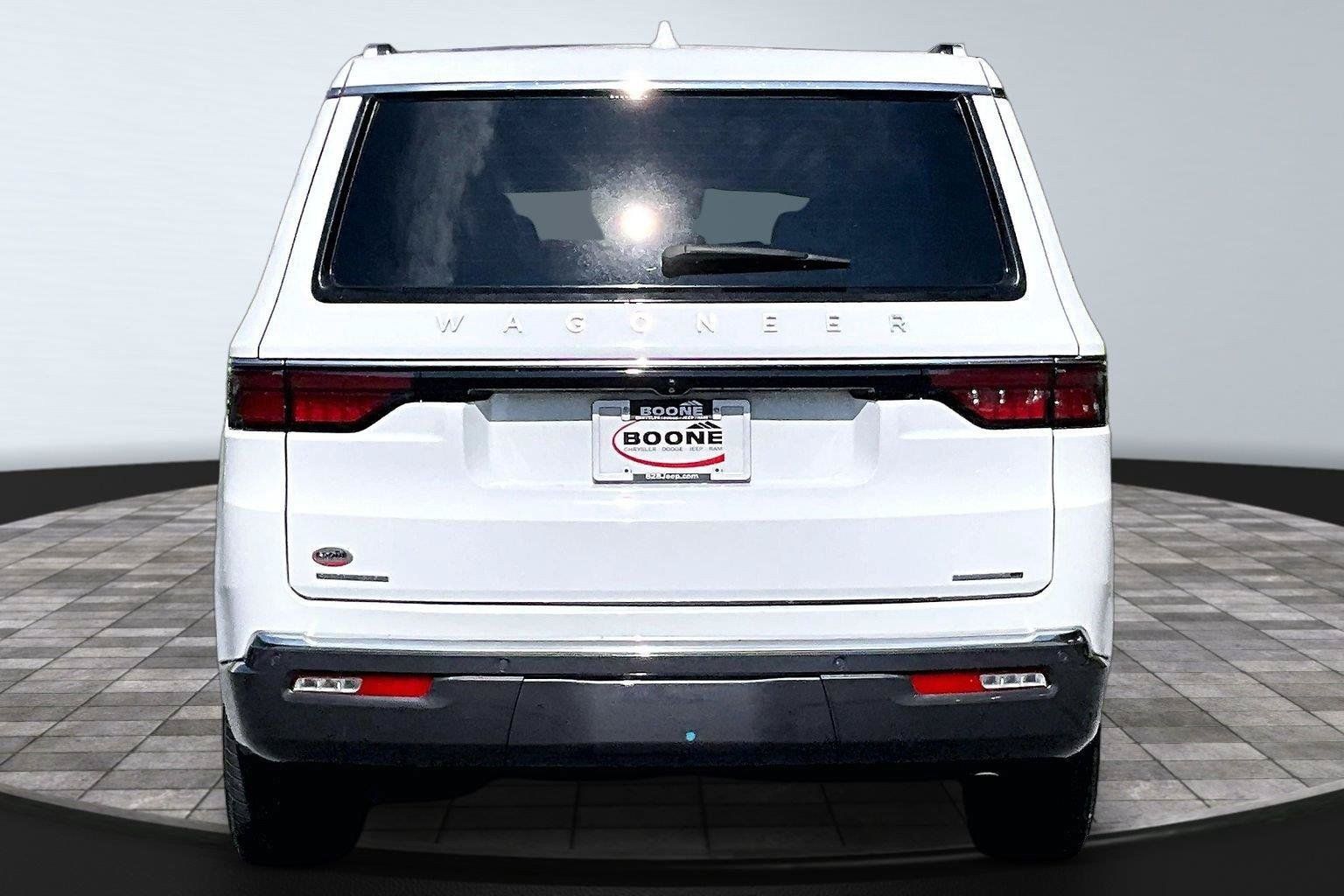 Certified 2022 Jeep Wagoneer Series II AWD/4WD image 4