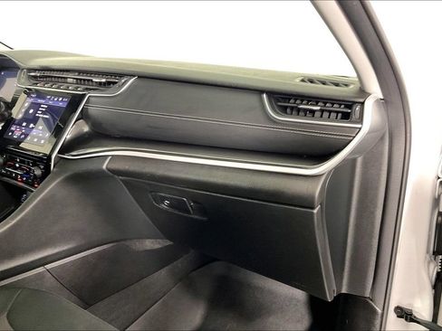 Used 2022 Jeep Grand Cherokee L Laredo w/ Luxury Tech Group I AWD/4WD image 19