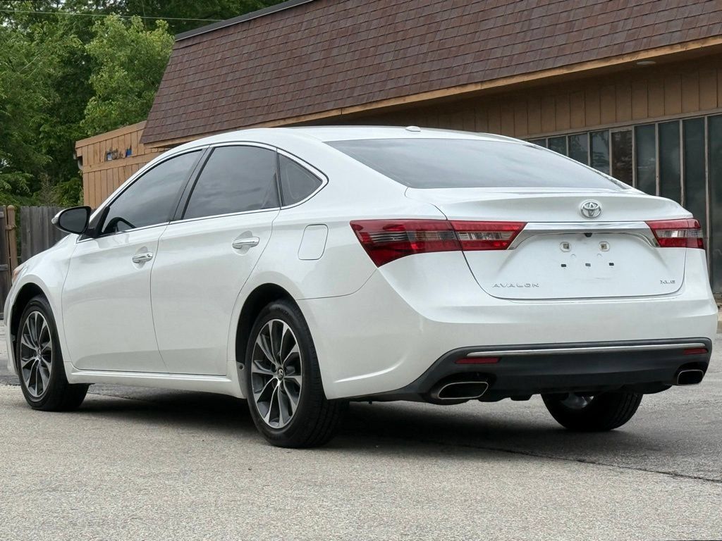Used 2016 Toyota Avalon XLE Plus w/ Preferred Accessory Package FWD image 3