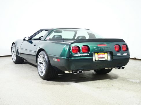 Used 1995 Chevrolet Corvette Coupe RWD image 5