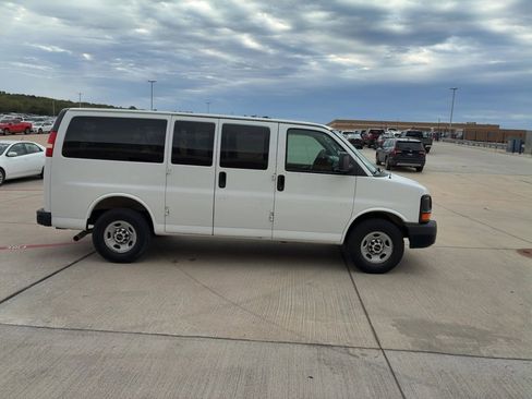 Used 2014 GMC Savana 3500 LS image 7
