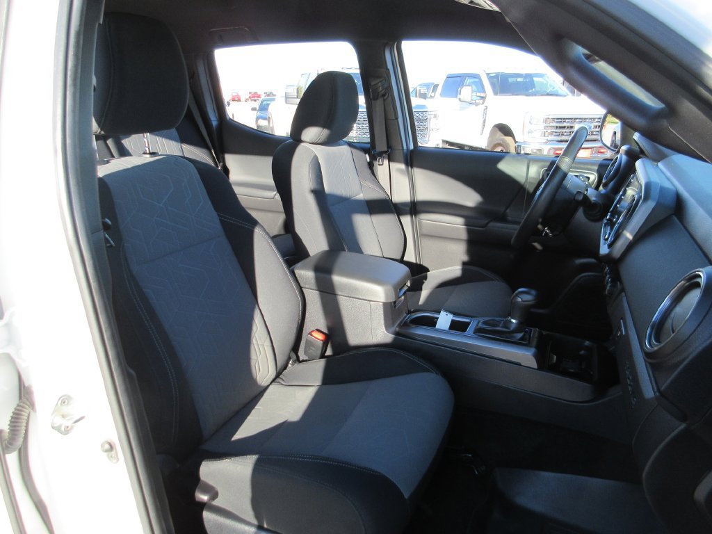 Used 2023 Toyota Tacoma TRD Sport w/ Technology Package AWD/4WD image 19