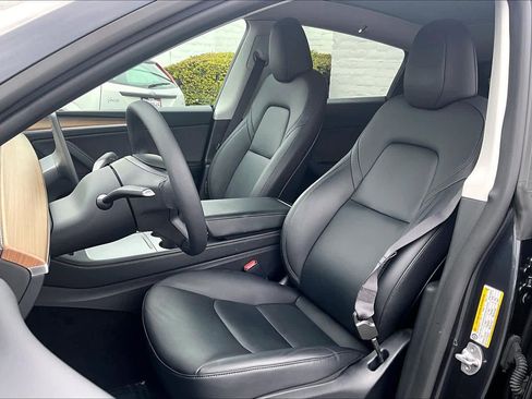 Used 2024 Tesla Model Y Long Range image 7