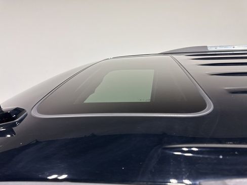 Used 2019 GMC Yukon Denali w/ Denali Ultimate Package image 10